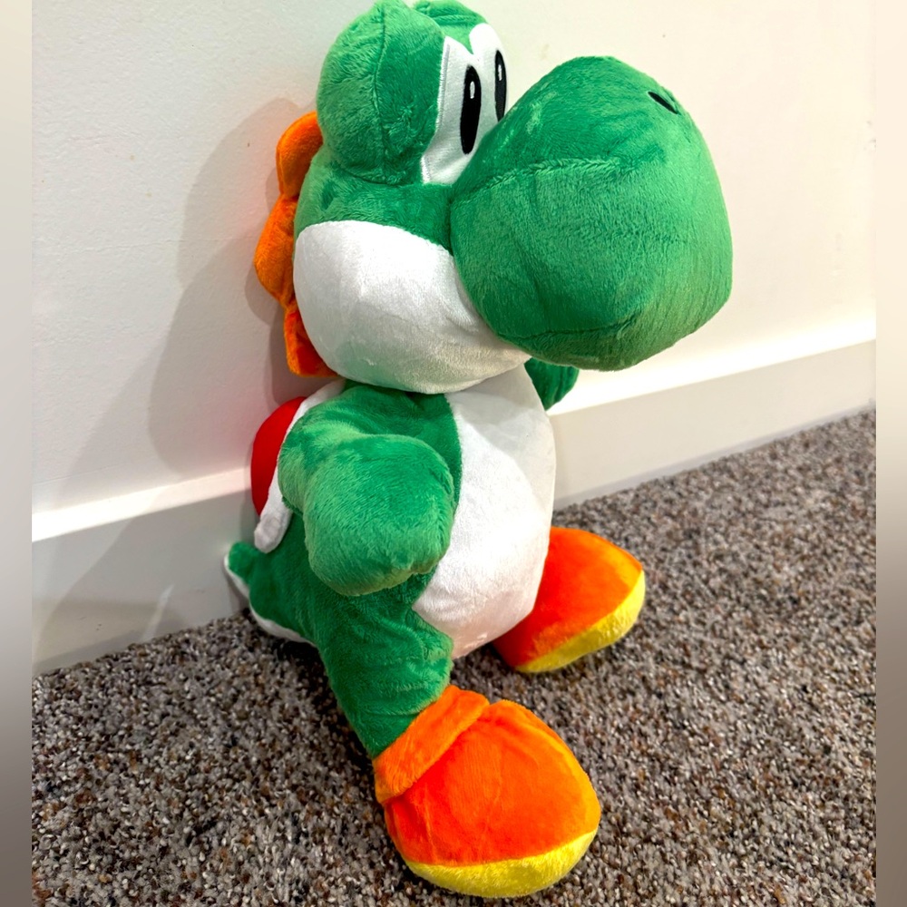 Yoshi Nintendo Stuffed Plush Plushy Toy Brand New